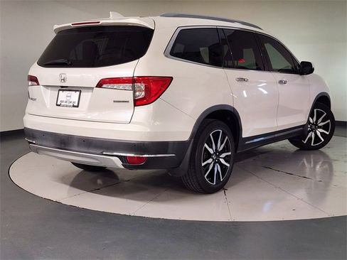 Used 2019 Honda Pilot Touring image 2