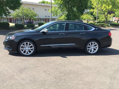 Used 2015 Chevrolet Impala LTZ FWD image 3