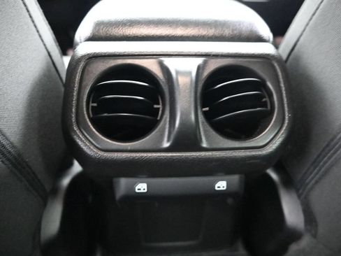 Used 2022 Jeep Gladiator Sport AWD/4WD image 14