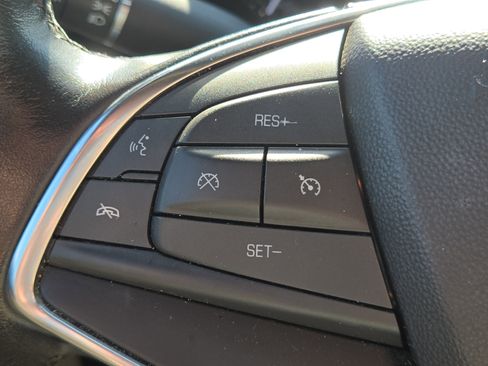 Used 2019 Cadillac XT5 FWD image 24