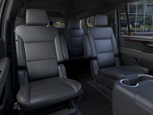 New 2026 Chevrolet Suburban Premier AWD/4WD image 17