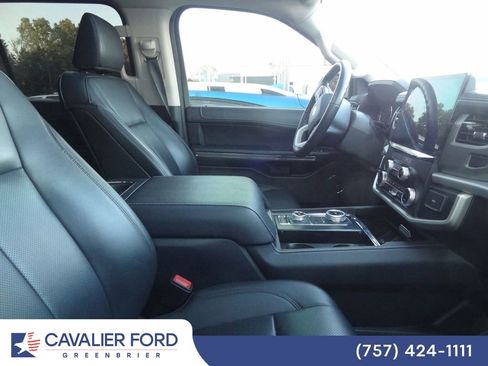 Used 2023 Ford Expedition XLT AWD/4WD image 9