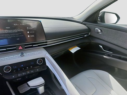 New 2026 Hyundai Elantra Limited FWD image 15