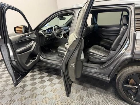 Used 2023 Jeep Grand Cherokee L Laredo AWD/4WD image 13