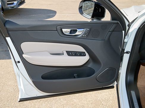 New 2026 Volvo XC60 B5 Plus w/ Protection Package Premier image 10