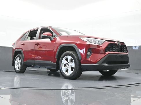 Used 2020 Toyota RAV4 XLE w/ Convenience Package image 58