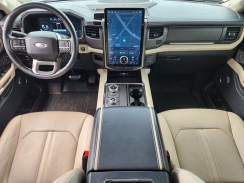 Used 2024 Ford Expedition Platinum image 23