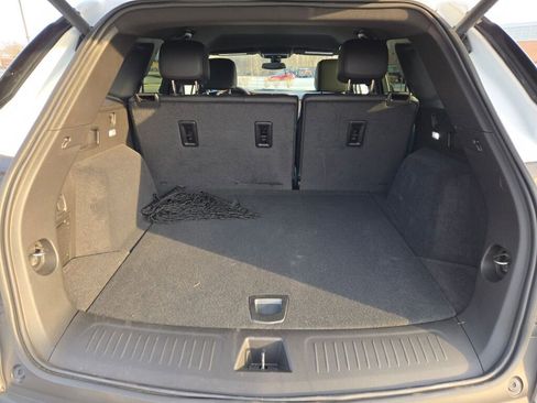 New 2025 Cadillac XT5 Luxury image 18