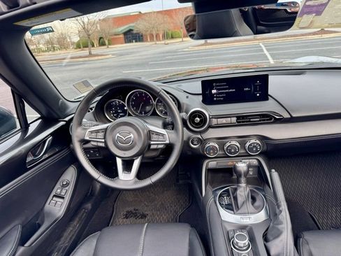 Used 2024 MAZDA MX-5 Miata Grand Touring w/ Weather Package image 19