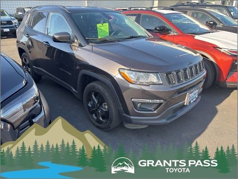 Used 2019 Jeep Compass Latitude AWD/4WD image 1