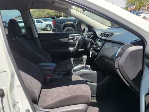 Used 2016 Nissan Rogue S FWD image 19