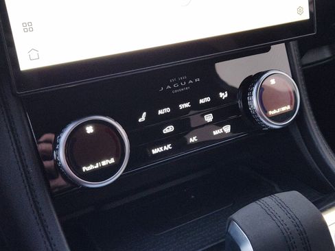 Certified 2022 Jaguar F-PACE S image 20