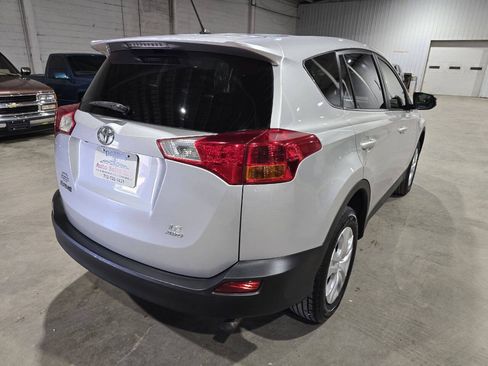 Used 2015 Toyota RAV4 LE AWD/4WD image 10