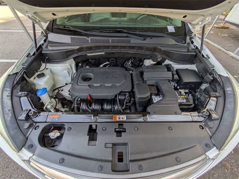Used 2017 Hyundai Santa Fe Sport image 15