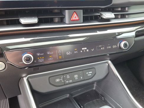 New 2025 Kia Carnival SX Prestige image 15