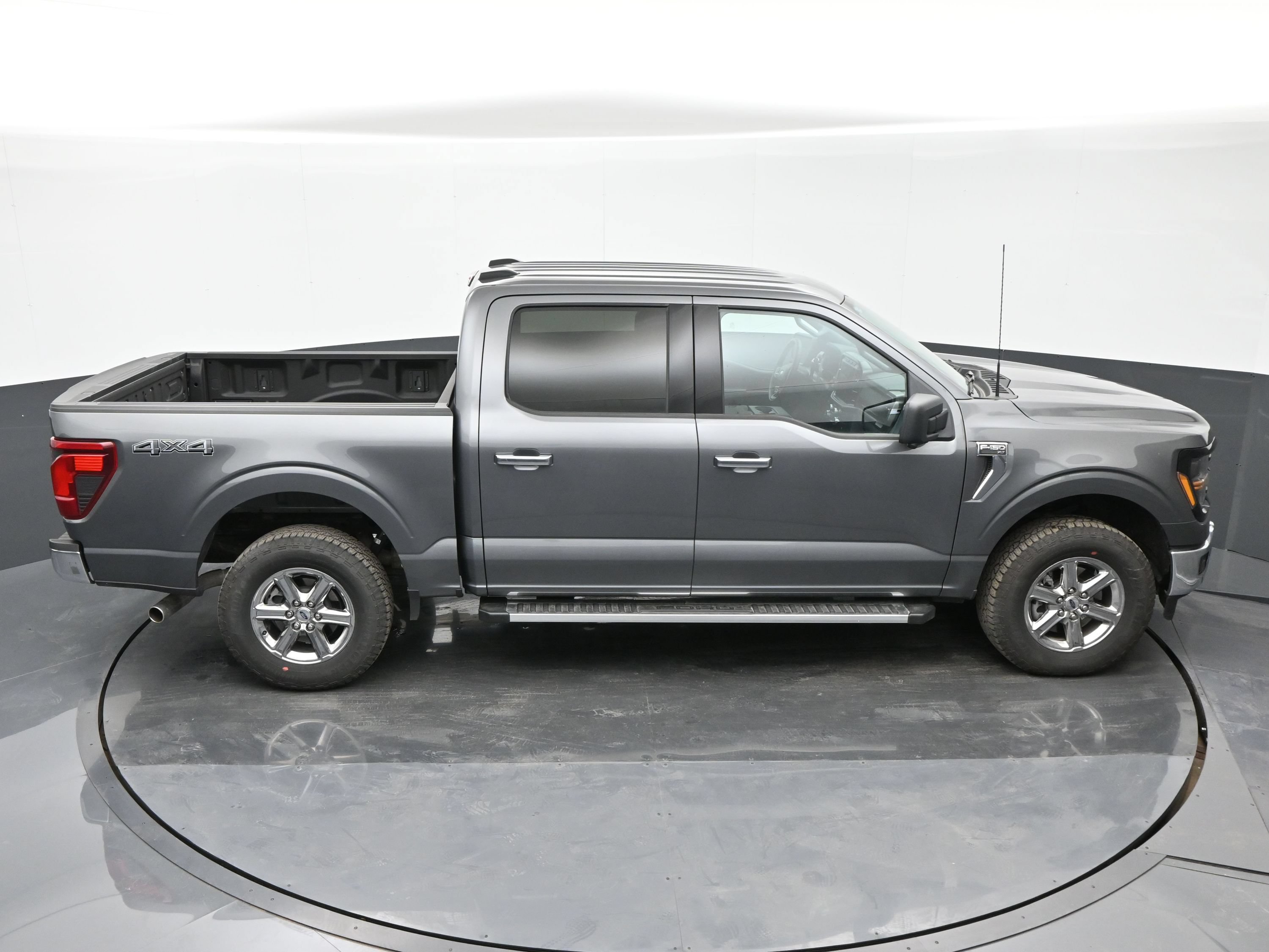 Used 2024 Ford F150 XLT AWD/4WD image 32