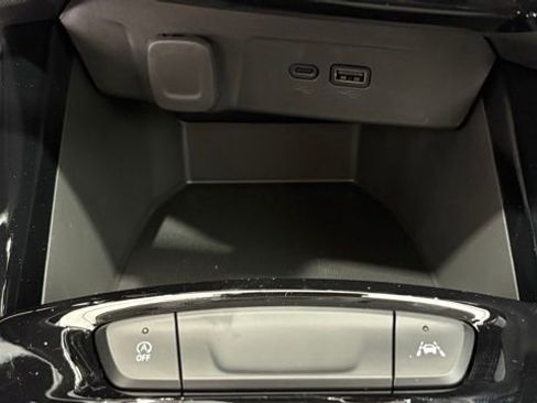 New 2026 Chevrolet Trax LT image 38