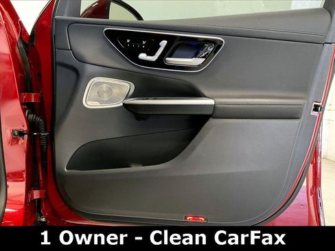 Used 2024 Mercedes-Benz GLC 300 4MATIC image 22