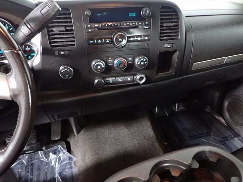 Used 2009 GMC Sierra 1500 SLE w/ Power Pack Plus AWD/4WD image 24