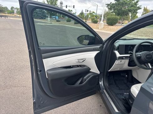 Used 2026 Hyundai Tucson Limited AWD/4WD image 11
