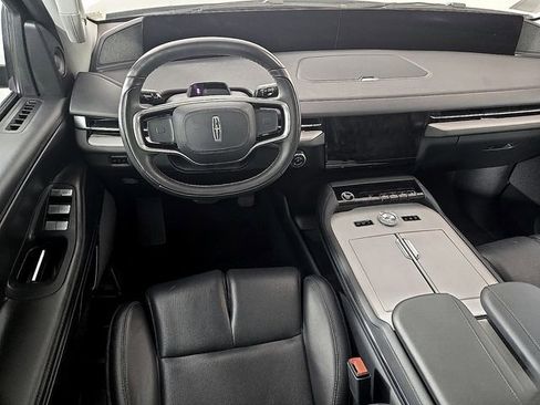 Used 2025 Lincoln Navigator Reserve AWD/4WD image 13