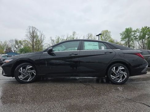 New 2026 Hyundai Elantra Limited FWD image 14