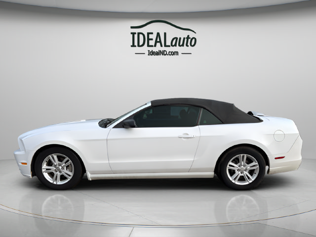 Used 2014 Ford Mustang Convertible RWD image 6