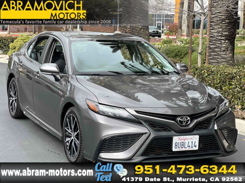 Used 2021 Toyota Camry SE w/ Convenience Package image 1