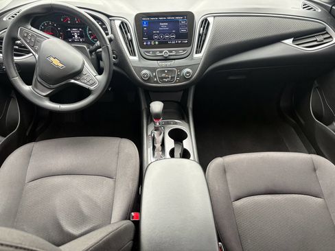 Used 2024 Chevrolet Malibu RS image 2