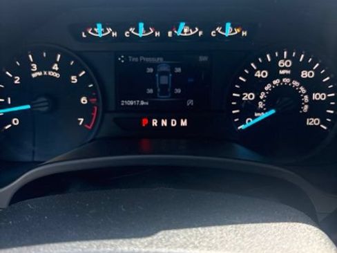 Used 2019 Ford F150 XL w/ Equipment Group 101A Mid RWD image 9
