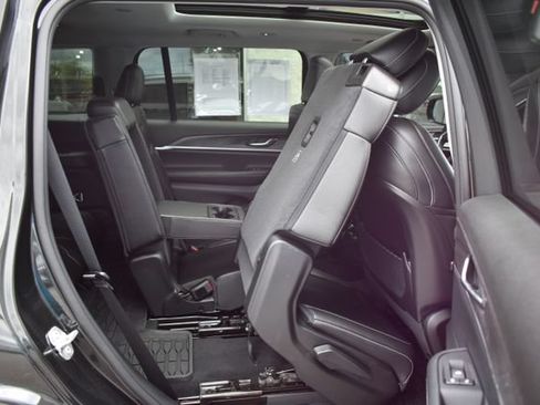 Used 2023 Jeep Grand Cherokee L Limited AWD/4WD image 47
