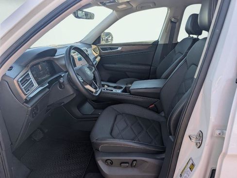 Used 2024 Volkswagen Atlas SE AWD/4WD image 9