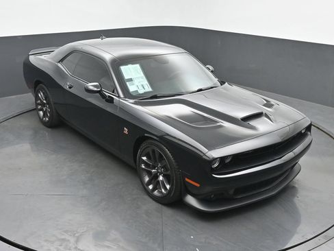 Used 2022 Dodge Challenger R/T Scat Pack RWD image 39