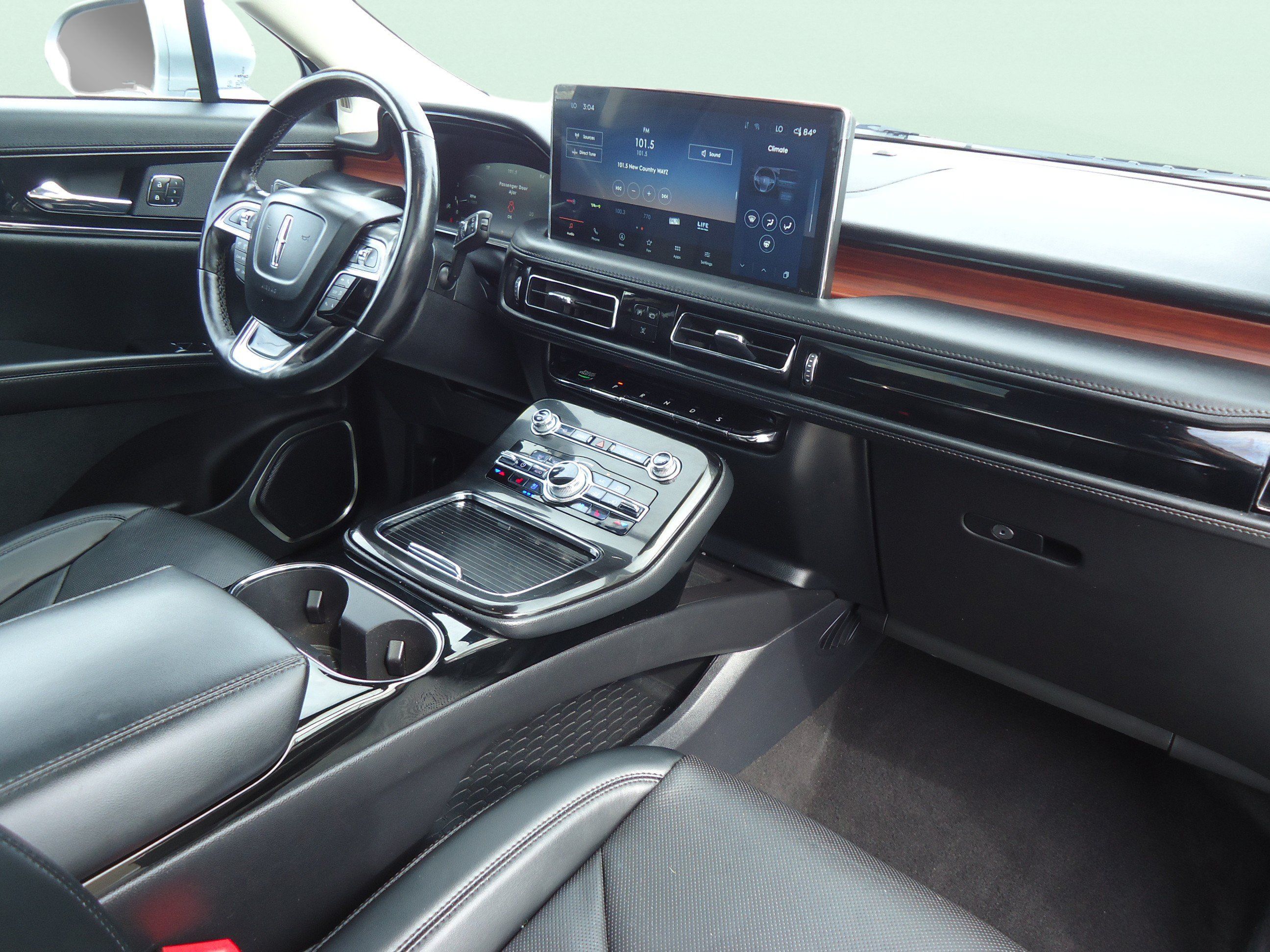 Used 2023 Lincoln Nautilus Reserve AWD/4WD image 26