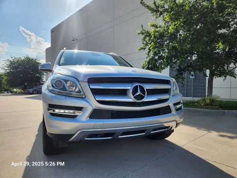 Used 2014 Mercedes-Benz GL 350 BlueTEC 4MATIC image 9