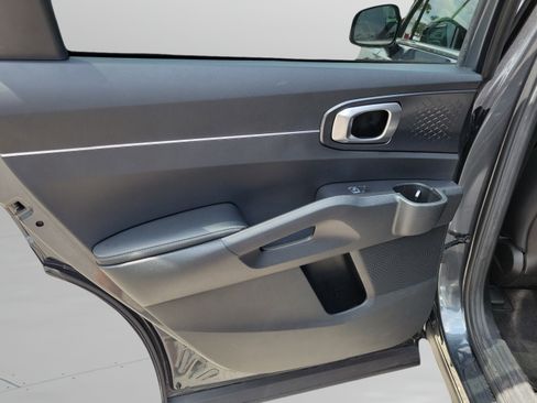 Used 2021 Kia Sorento S FWD image 11
