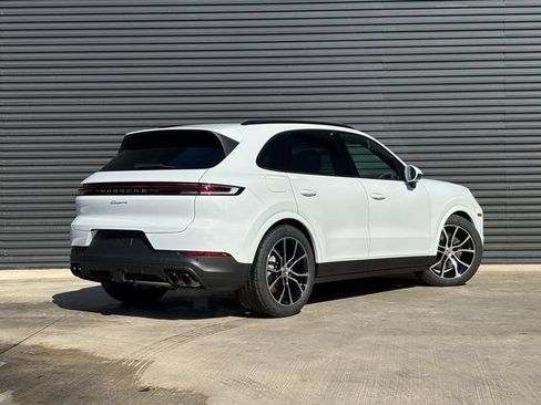 Certified 2026 Porsche Cayenne AWD/4WD image 7