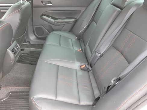 Used 2023 Nissan Altima 2.0 SR FWD image 7
