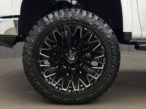 Used 2026 GMC Sierra 1500 SLT w/ SLT Premium Package AWD/4WD image 10