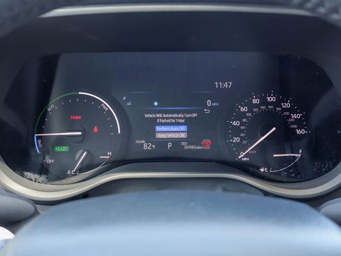 Used 2025 Toyota Sienna XLE FWD image 13