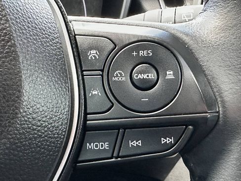 Used 2024 Toyota Corolla Cross AWD Hybrid w/ Convenience Package image 40