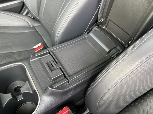 Used 2025 Subaru Outback Touring image 27