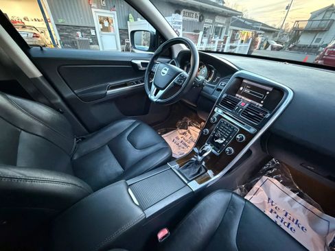 Used 2015 Volvo XC60 T6 image 19