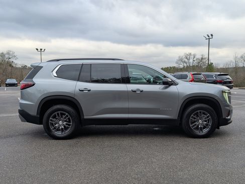 Used 2025 GMC Acadia Elevation image 10