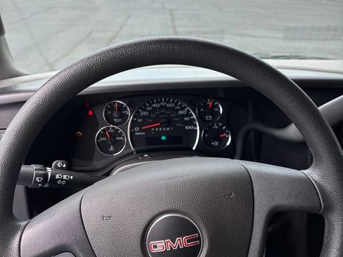 Used 2024 GMC Savana 3500 LT w/ LT Preferred Equipment Group RWD image 12