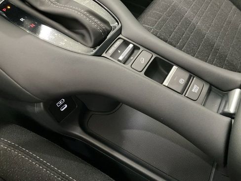 New 2026 Honda HR-V LX image 11