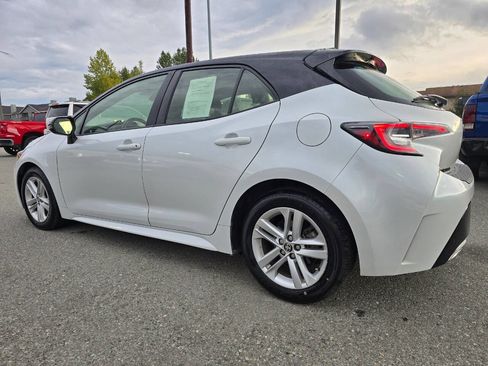 Used 2021 Toyota Corolla Hatchback image 14