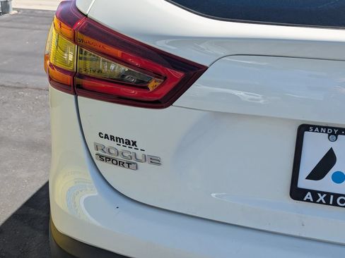 Used 2020 Nissan Rogue Sport S FWD image 5