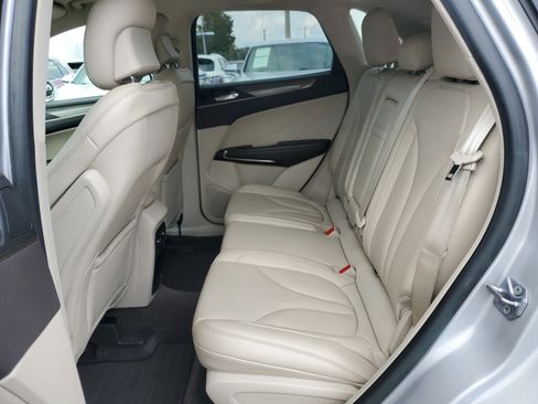 Used 2018 Lincoln MKC Premiere image 10