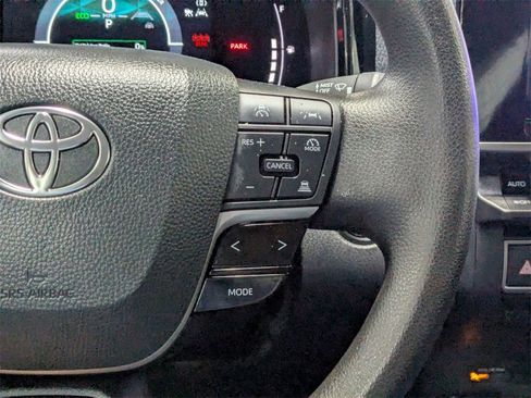 Used 2025 Toyota Camry LE image 14